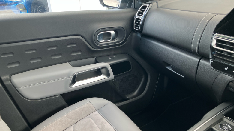 Citroen C5 Aircross 1.2 Hybrid 136 E-series 5dr e-DCS6 Petrol Hatchback